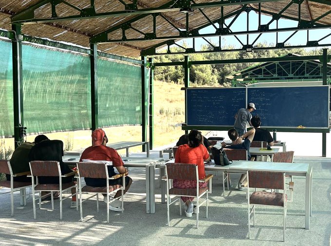 Bilimler Köyü’nde etkinliklerimiz “Yapay Öğrenmenin Temelleri” ve “Birinci Kuantum Devrimi” ile devam ediyor