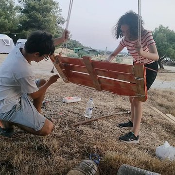 Köyün artık bir salıncağı var!